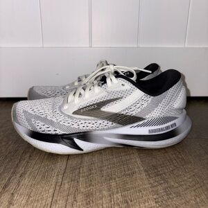 Brooks Adrenaline GTS 24 Tennis Shoes